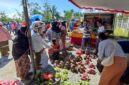 Antusias warga belanja saat GPM