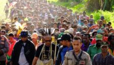 Michael R. Gomar saat melakukan kunker ke salah satu Distrik (Foto/doc. Kreative)