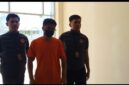 Wisatawan saat diamankan petugas imigrasi merauke