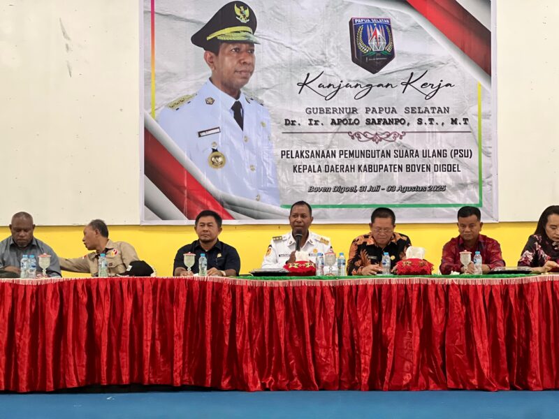 Gubernur PPS Apolo Safanpo saat Rapat persiapan PSU Pilkada Bouven Digoel