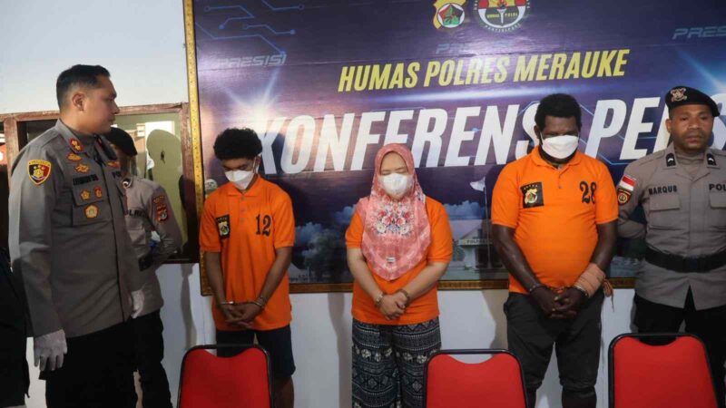 Tiga Pelaku Pencuri Sappi di Merauke saat diamankan Polisi