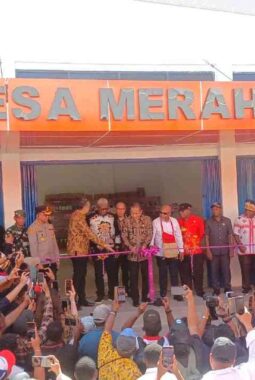 Menteri Koperasi RI Turun Kampung,  Resmikan KDMP Di Pesisir Mimika