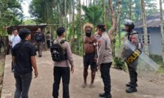 Personil Gabungan Gelar Patroli Dialogis di Kwamki Narama